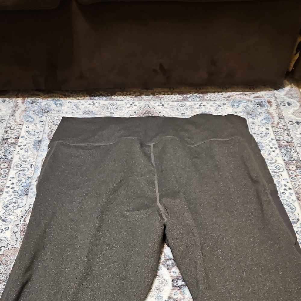 Fabletics Dark Gray High-Rise Leggings with Side Pockets - Picture 4 of 7